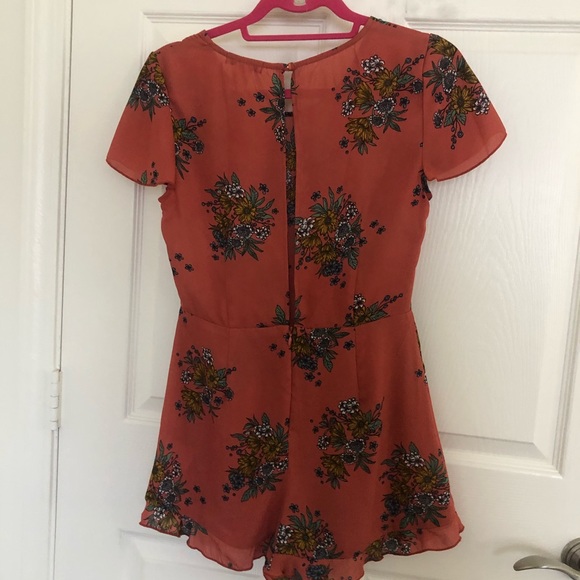 Floral romper - Picture 3 of 5